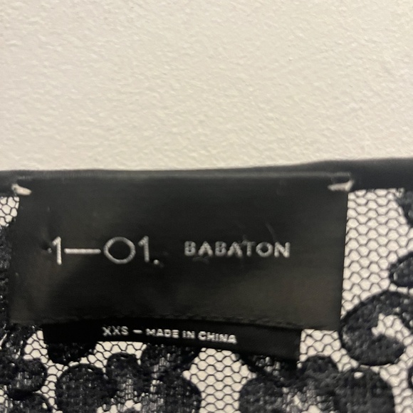 Babaton lace top XXS - Picture 3 of 3